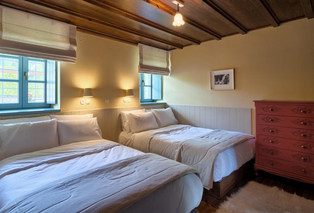 Virginia Hotel Asprangeloi Room photo